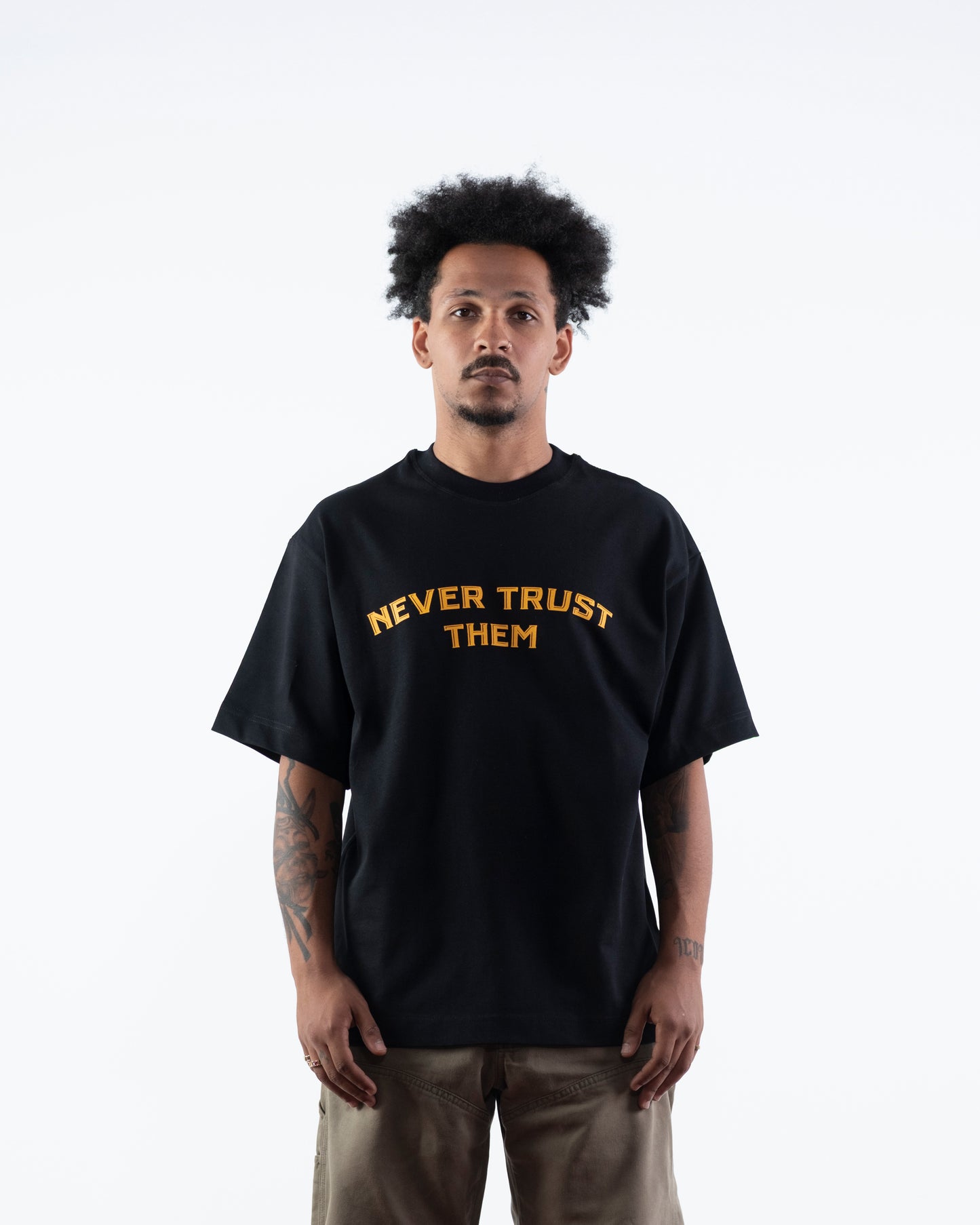 Never Trust Them - Black