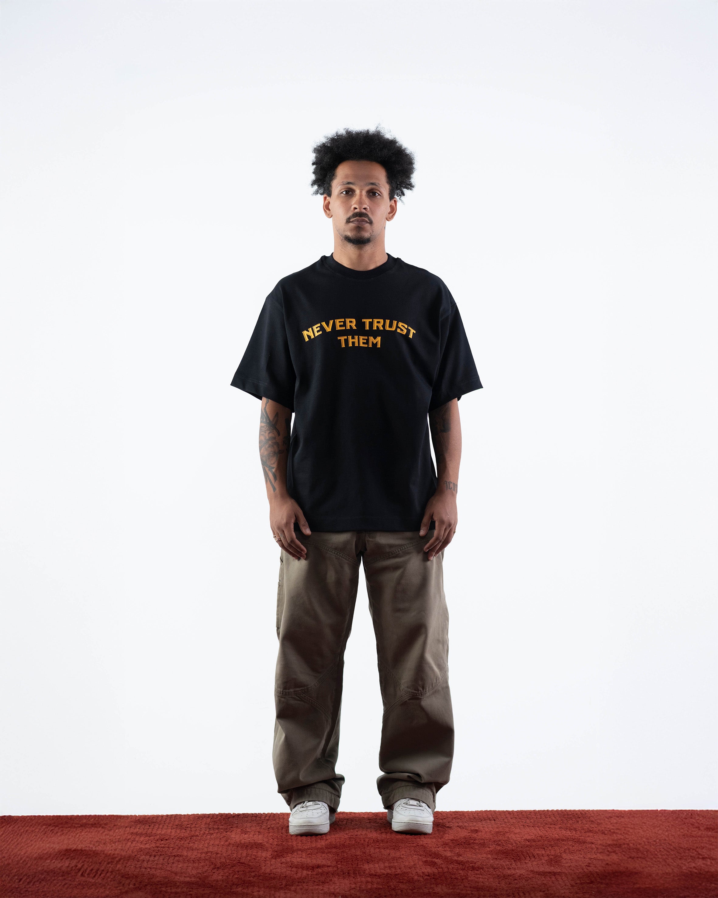 Never Trust Them - Black